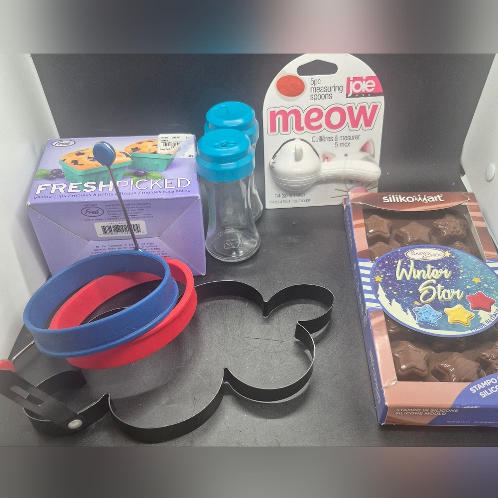 Bundle Cat Measuring Spoons,choc Mold,silicone/metal Molds W/handles Bake Liners